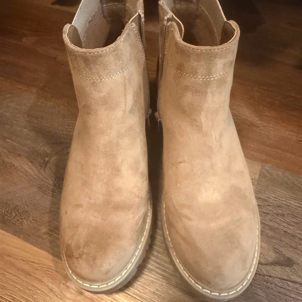 Sonoma Suede Chelsea Ankle Boots in Tan